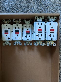 Leviton GFCI Outlet - 20 Amp, Self-Test SmartlockPro Slim Duplex (New)

Multiple units available.
Pickup only in Brunswick. Thanks.