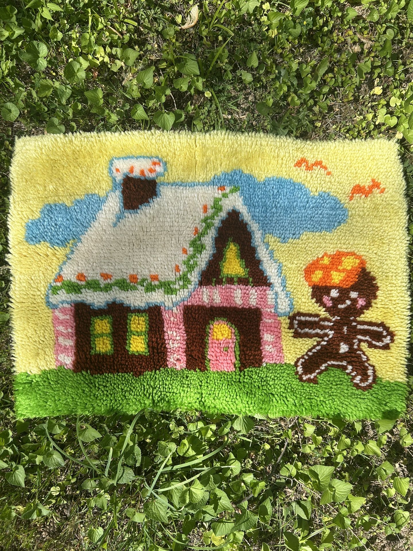 Vintage Latch Hook Rug Gingerbread Man & House 29”x21”