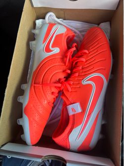 Size 9 Soccer cleats