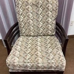 Ashley Circa Showood Accent Chair. Free to ask, I reply. 