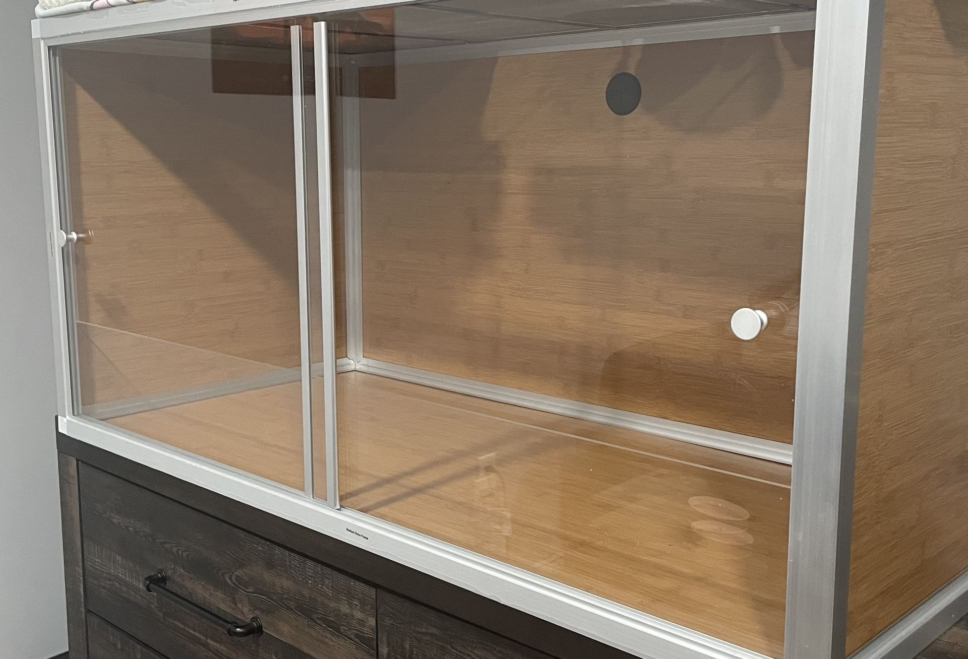 Zen Habitat Bearded Dragon Enclosure 4x2x2