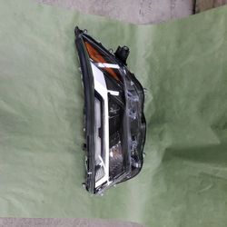 2023 Toyota Rav 4 Left side Headlight