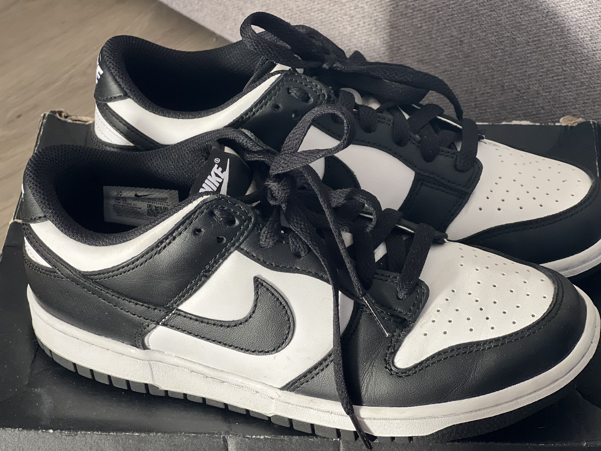 Size 7 Boys Nike Shoes