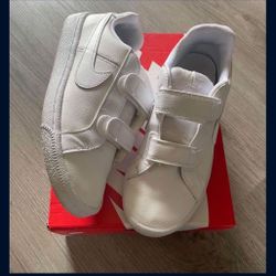 Youth Nikes (Size 2.5y)