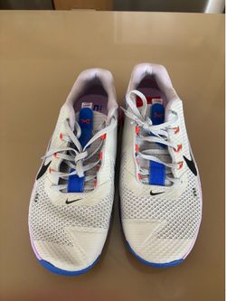 Nike runner sneaker size 9