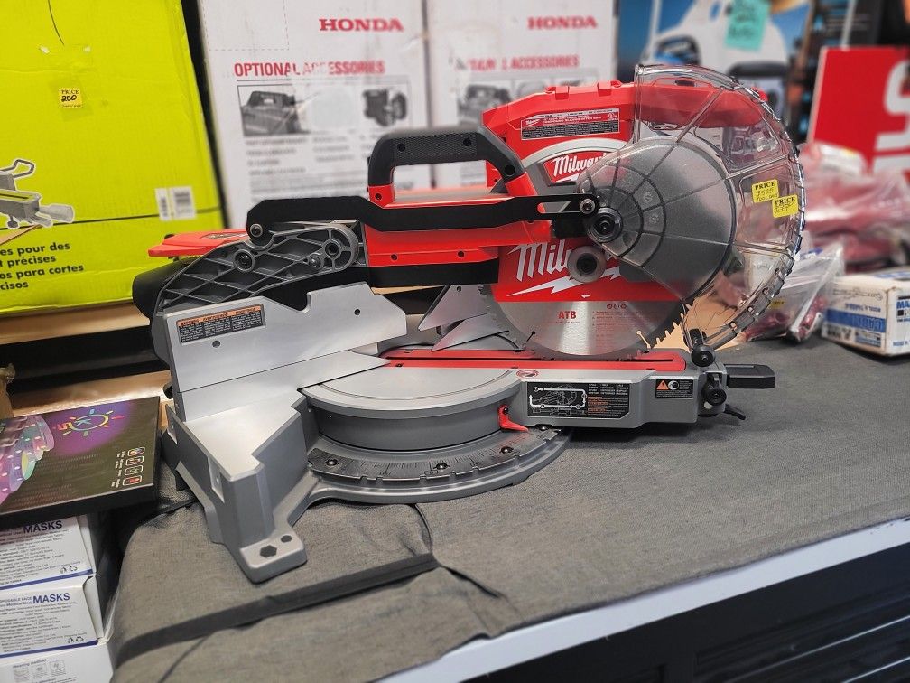 MILWAUKEE M18 FUEL 10" DUAL BEVEL COMPOUND SLIDING MITER SAW