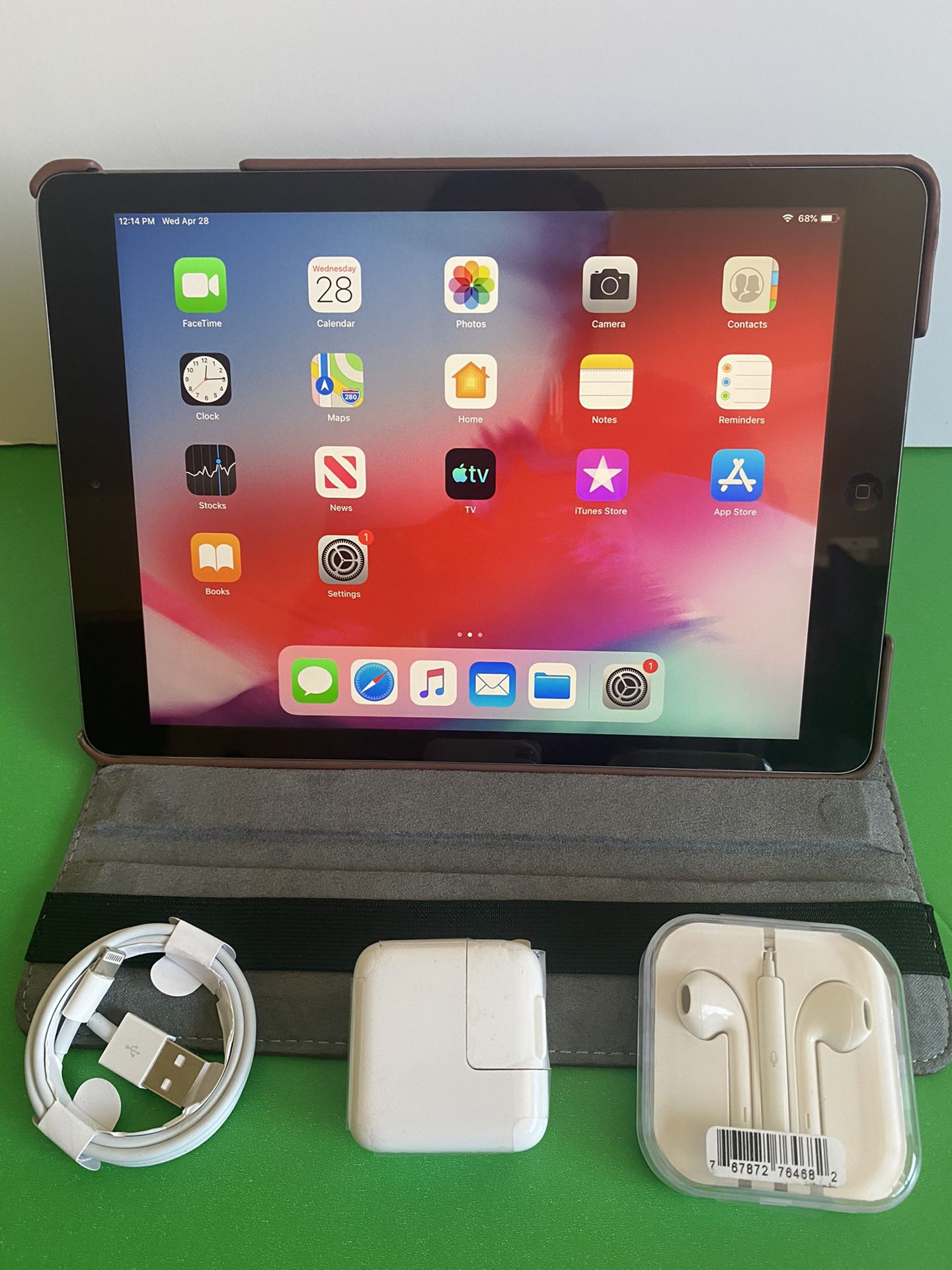 Apple IPad Air (9.7” Retina Display/ IOS 12 / Newer Than Ipad 4th Gen.) 16GB complete (Roblox/ Disney+ supported//32GB $169) for Sale in El Monte, CA - OfferUp