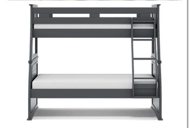 Bunk beds full bottom/ twin top