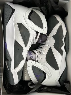 Nike/ Jordans