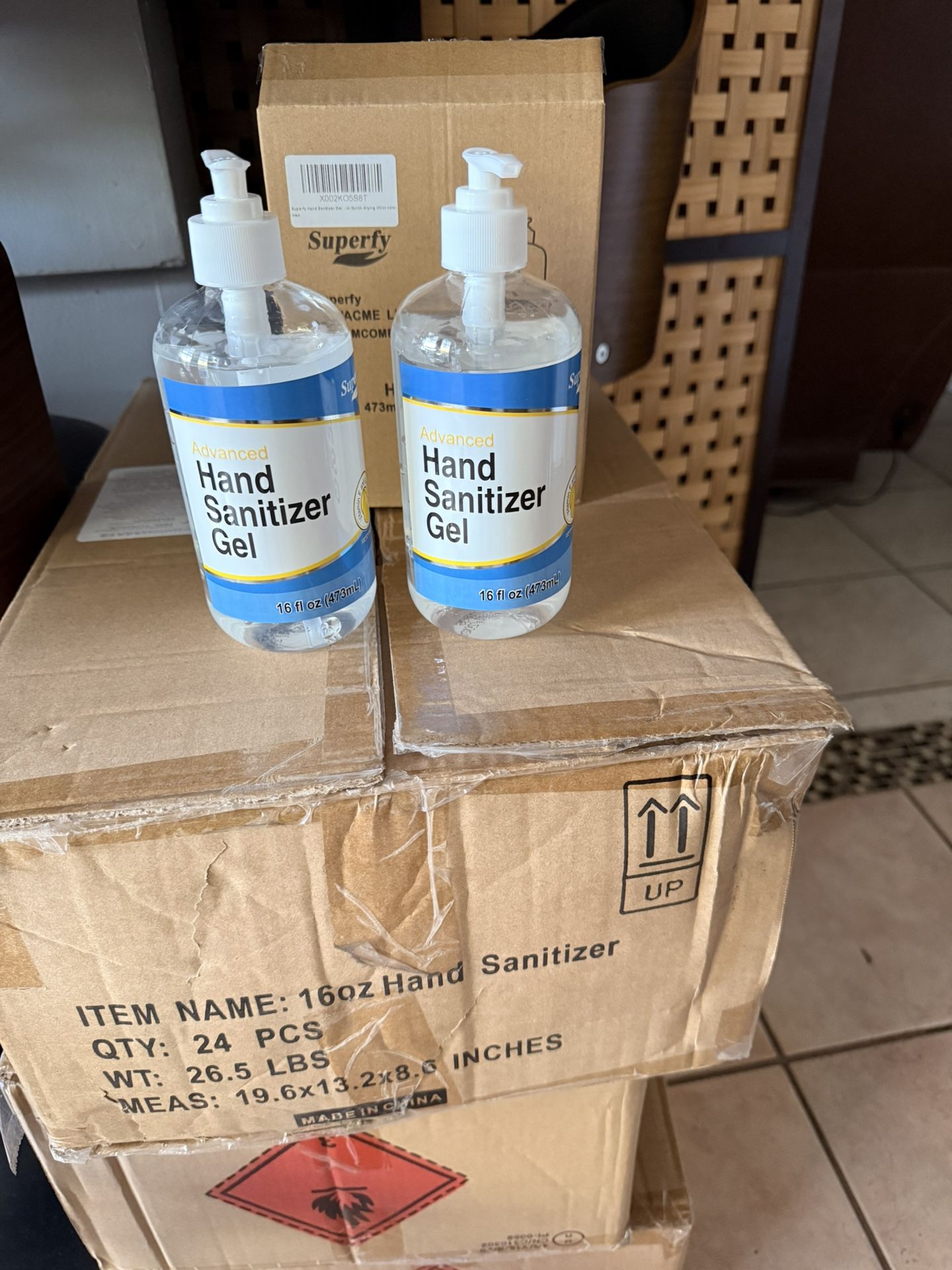 Gel Sanitizer Caja Con 24 Piezas (precio Por Caja)