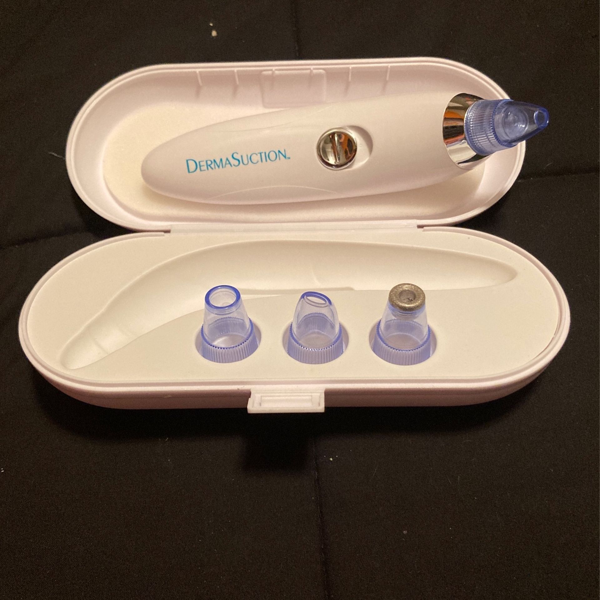 DermaSuction Pore cleanser