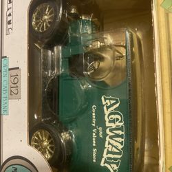 VINTAGE ERTL 1912 OPEN CAB  BANK 1992  ERTL COMPANY MADE IN USA 