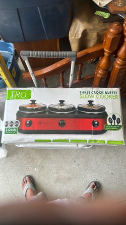 Three crock pot slow cooker