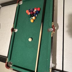 MINIATURE POOL TABLE, GREAT CONDTION