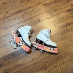 Used Riedell Little Girl Ice Skating Shoes Size 2 White 