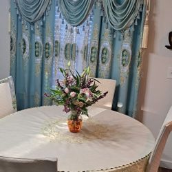 Elegant Dining Table Set