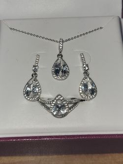 Stunning White Sapphire & Silver set