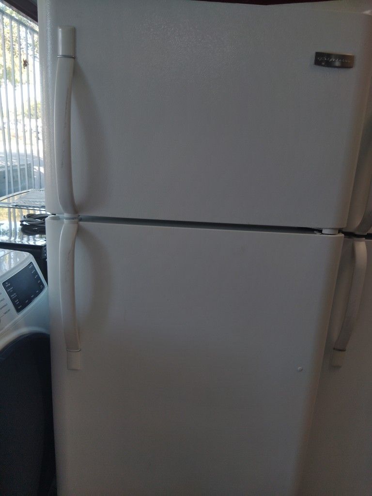 REFRIGERATOR EVERYTHING GOOD