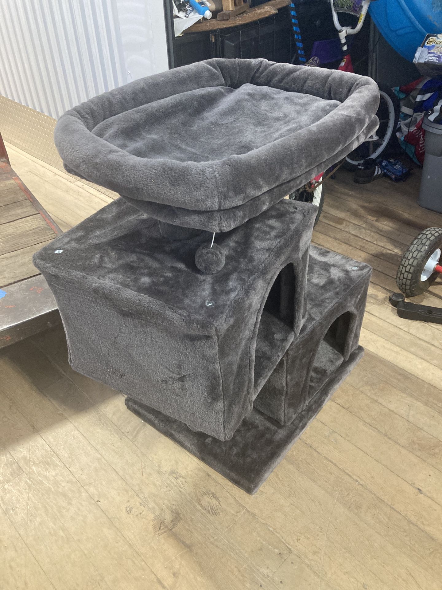 Like New Cat Tree