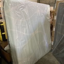 New King Tempurpedic ProBreeze Medium Mattress $5400 Retail Price 