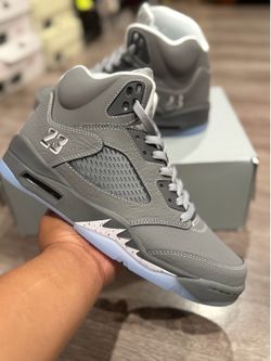 Air Jordan 5 retro wolf grey size   7  7.5 8.5 9.5 13