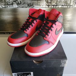 Jordan 1 MID REVERSE 