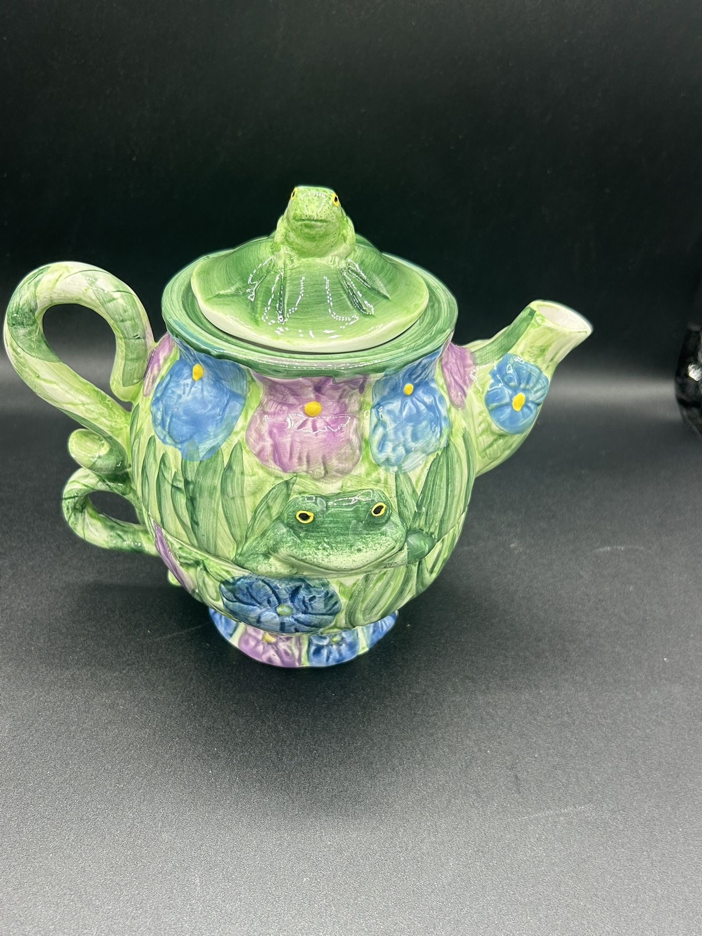Silvestri Flowers Frog Stackable Nesting Ceramic Tea for One Teapot and Cup