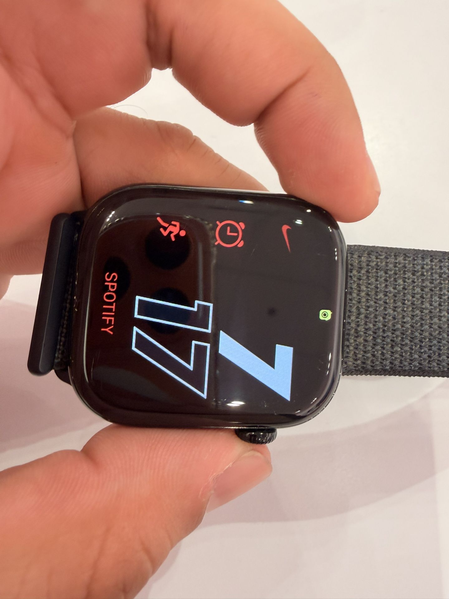 Apple Watch Series 10 45mm Cellular + gps