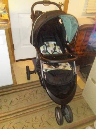 Infant Stroller/Carriage! Baby Trend Ez Ride!