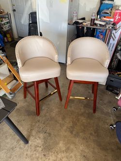 Set of 2 Cream  Bar Stools with Nailhead Trim New $120 for both  firm