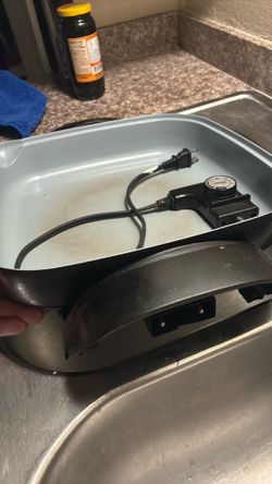 Electric skillet