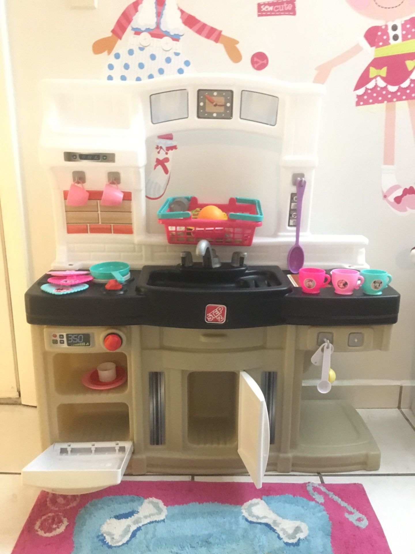 Step 2 child kitch with accessories /// cocina de juguete con accesorios