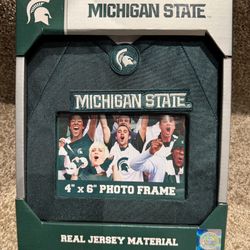 MICHIGAN STATE SPARTANS UNIFORMED PICTURE FRAME - GREEN 
