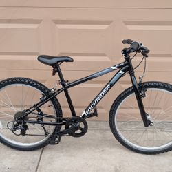 24"x2.0. SPORT TRIAL ROCKRIDER BOYS MOUNTAIN BIKE. 1X6 SPEEDS LIKE NEW WITH FRESHLY TUNE UP 👌🏼