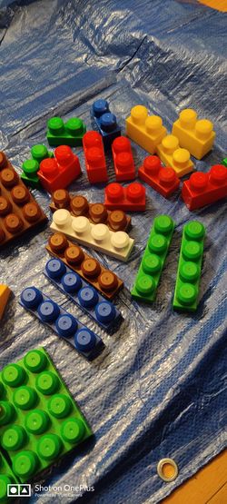 $5**MEGA BLOKS construction set