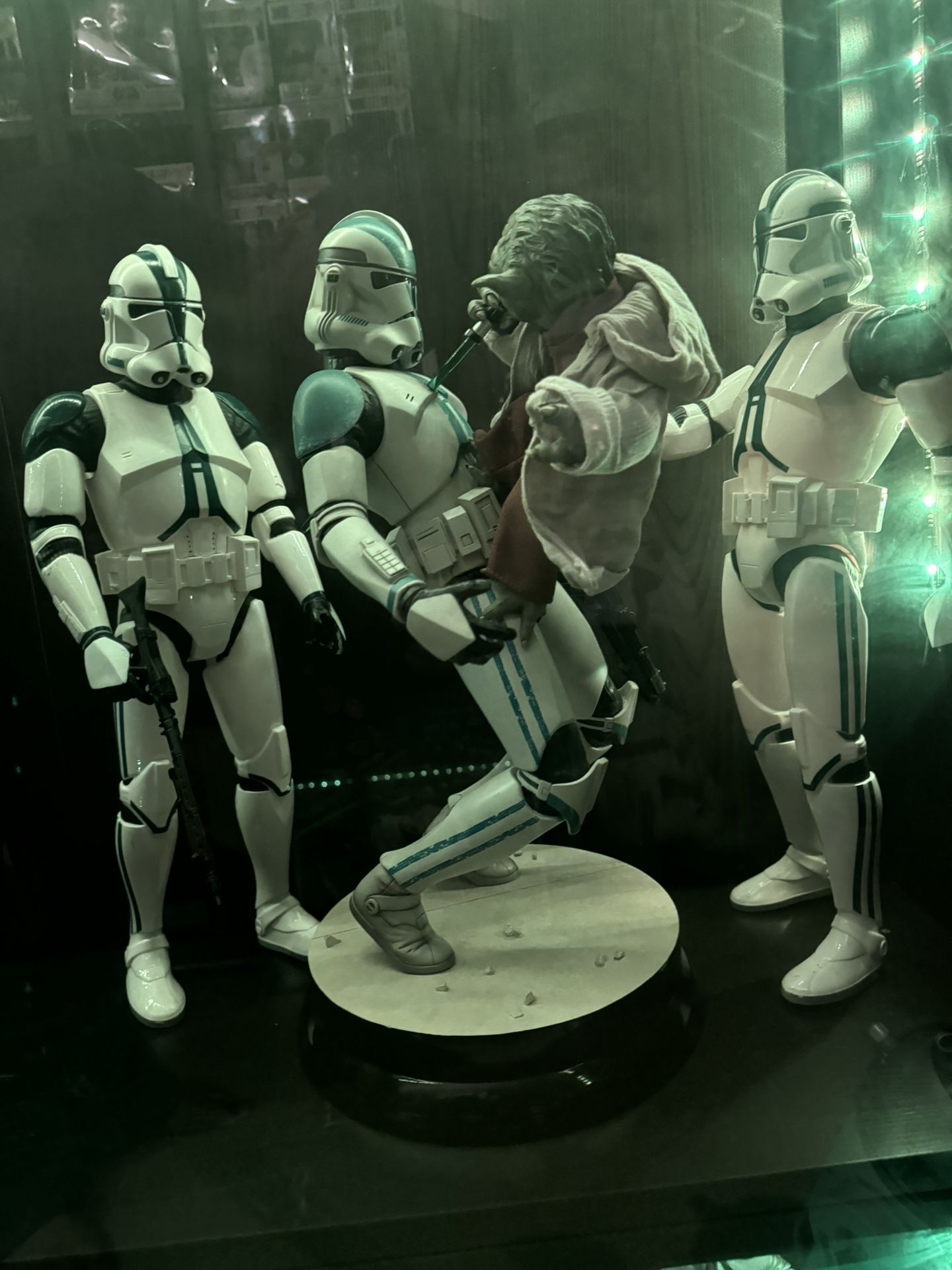 Star Wars Yoda and Clone Troopers