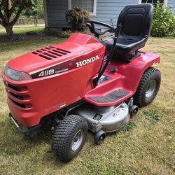 Honda 4118 Riding Lawnmower