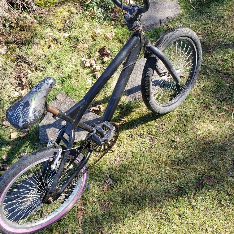 Boys 20 Avigo Atra BMX Bicycle for Sale in Federal Way WA OfferUp