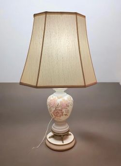 Vintage Hollywood regency hand painted art glass table lamp