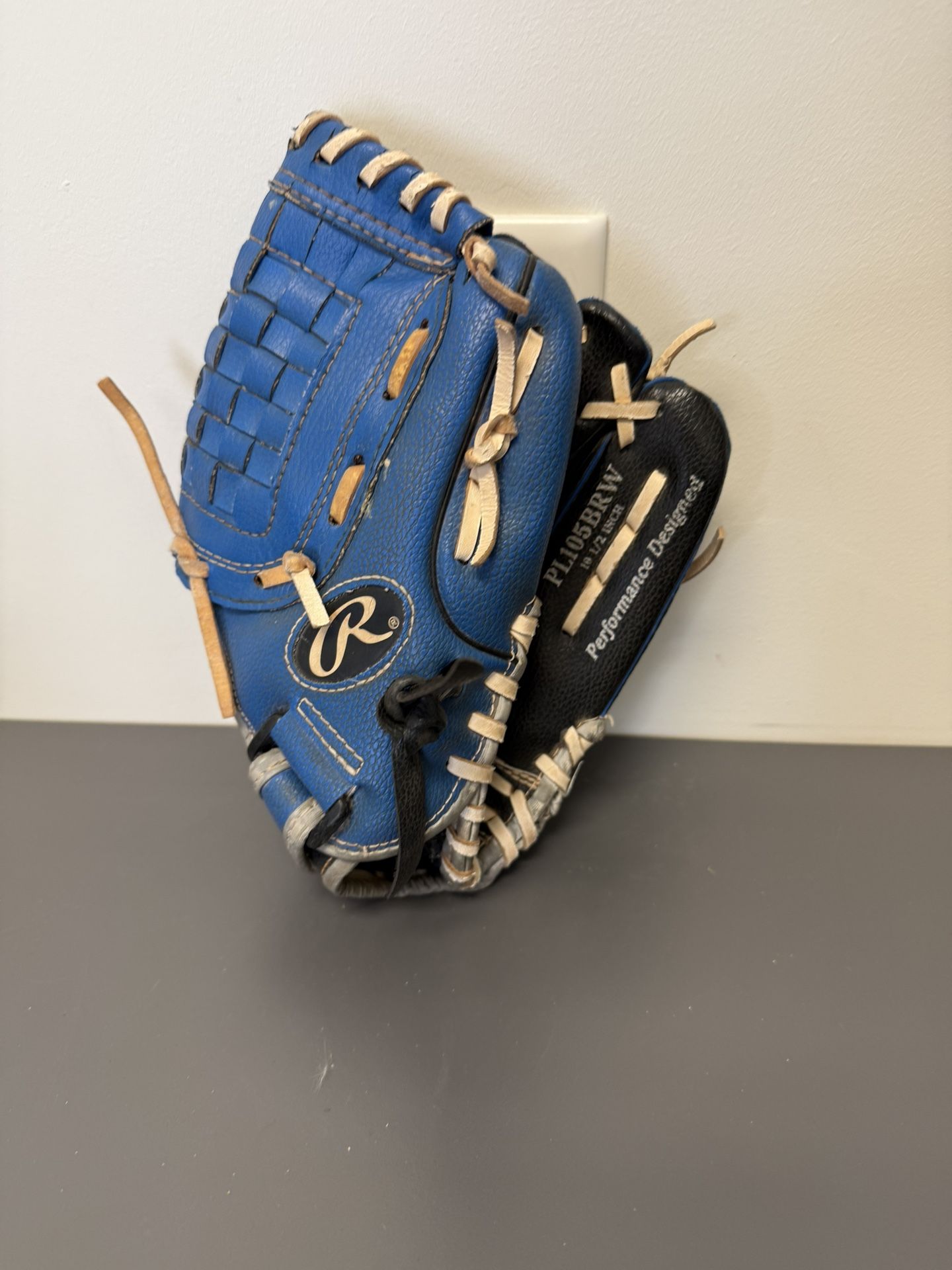 Used Rawlings 10.5” Glove