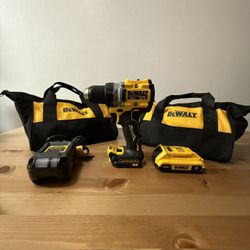DEWALT - DCD800 XR Max 20 volt Drill / driver