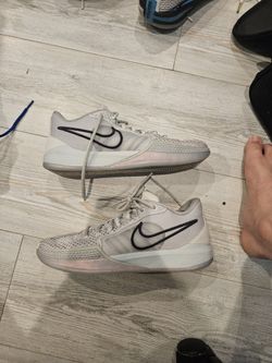 Nike Sabrina 1