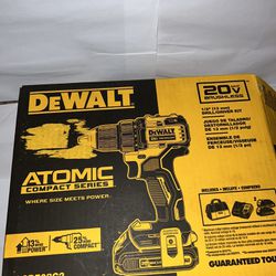 DeWALT  20V Atomic 1/2" Drill Driver Brushless Kit (2) Batteries DCD708C2 