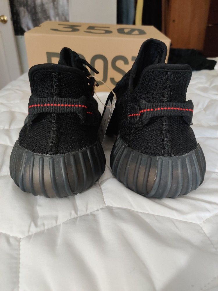 Yeezy 350 V2 Black Red Bred Size