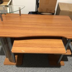 Computer Desk / Gaming Desk..Local Delivery Included