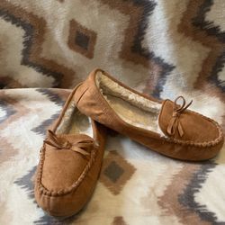  Old navy slippers for women size 10
