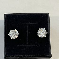 2 Carat VVS1 Stud Earrings