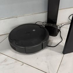 Vacuum. iRobot roomba. Wifi vacuum
