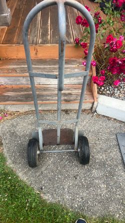 Metal hand truck