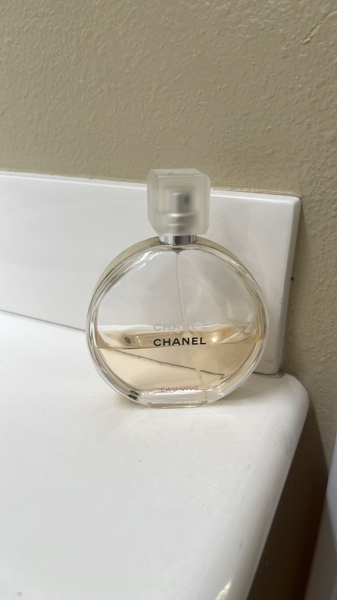 Chance CHANEL perfume half left